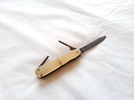 Petit couteau de poche en nacre