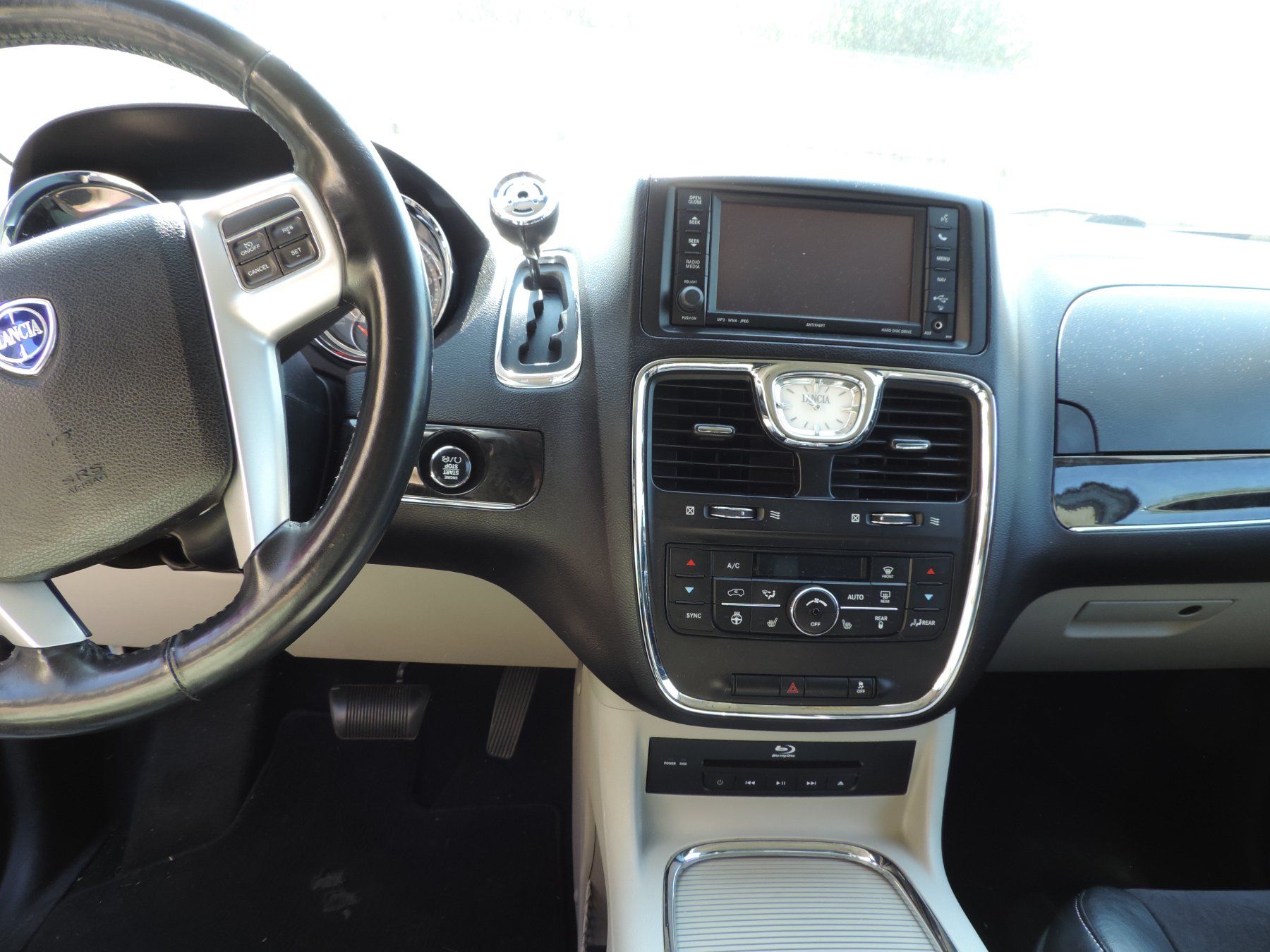 Lancia Automobili: LANCIA VOYAGER PLATINUM – Usato da Bassersdorf venduto da lena128 6