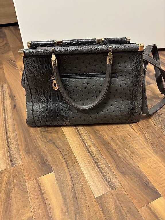 Borse da donna: Handtasche Straussenleder Optik grau/silber – Usato da St. Gallen venduto da mustang96 1