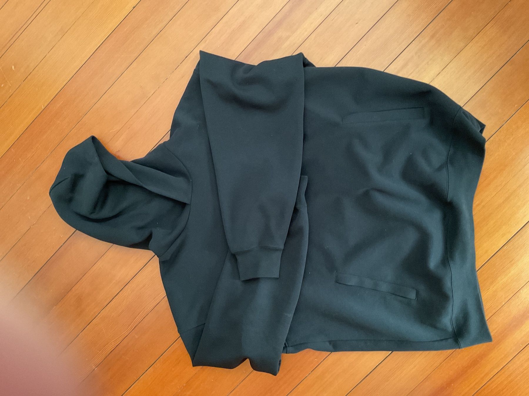 Maglioni & Felpe: Kapuzenpullover schwarz mit Logo – Usato da Zofingen venduto da tschuedi68 2