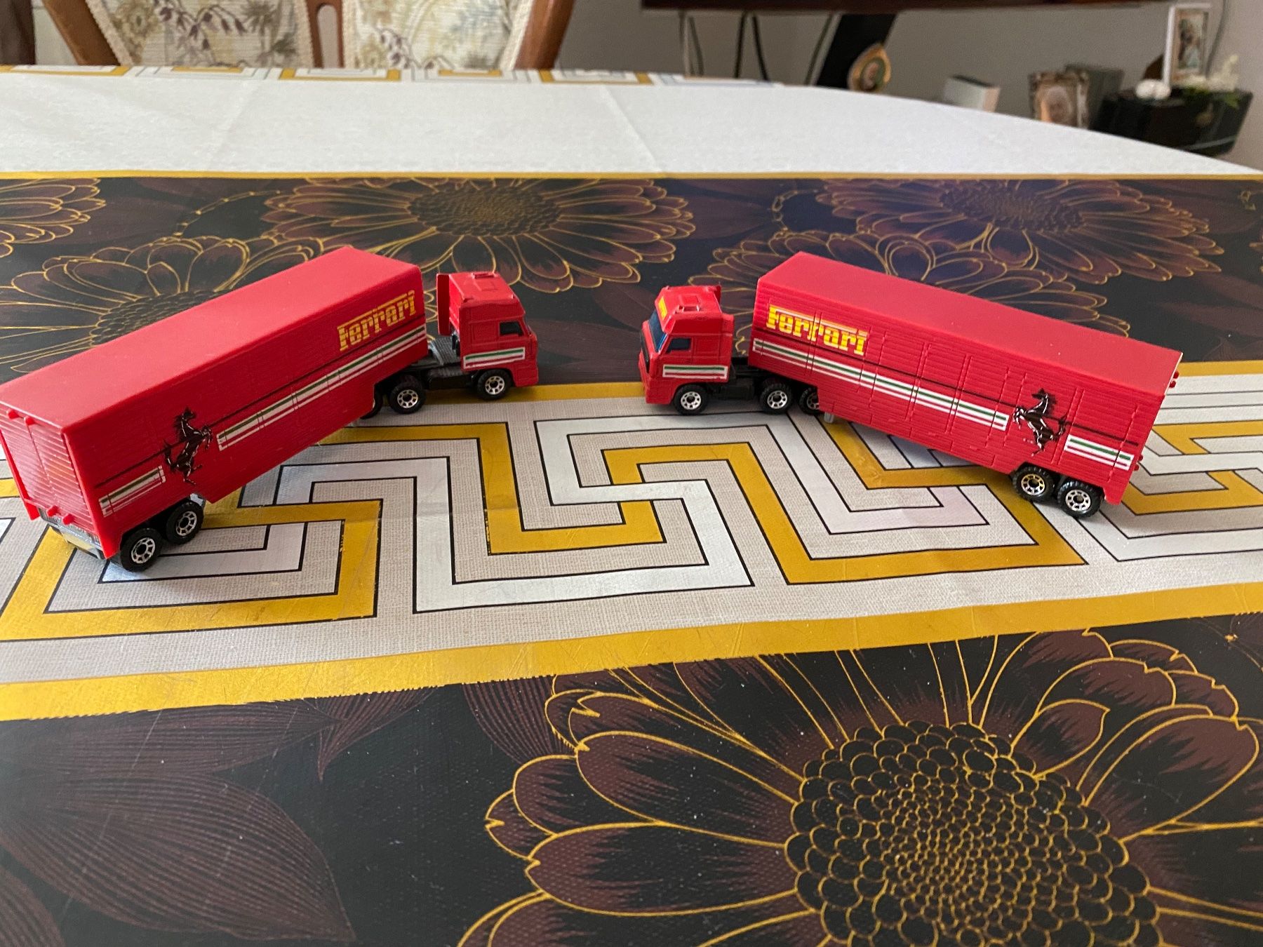 Ferrari Modellini d'auto: Matchbox Ferrari Transporter 2 Stück – Usato da St. Margrethen SG venduto da Alfista_159