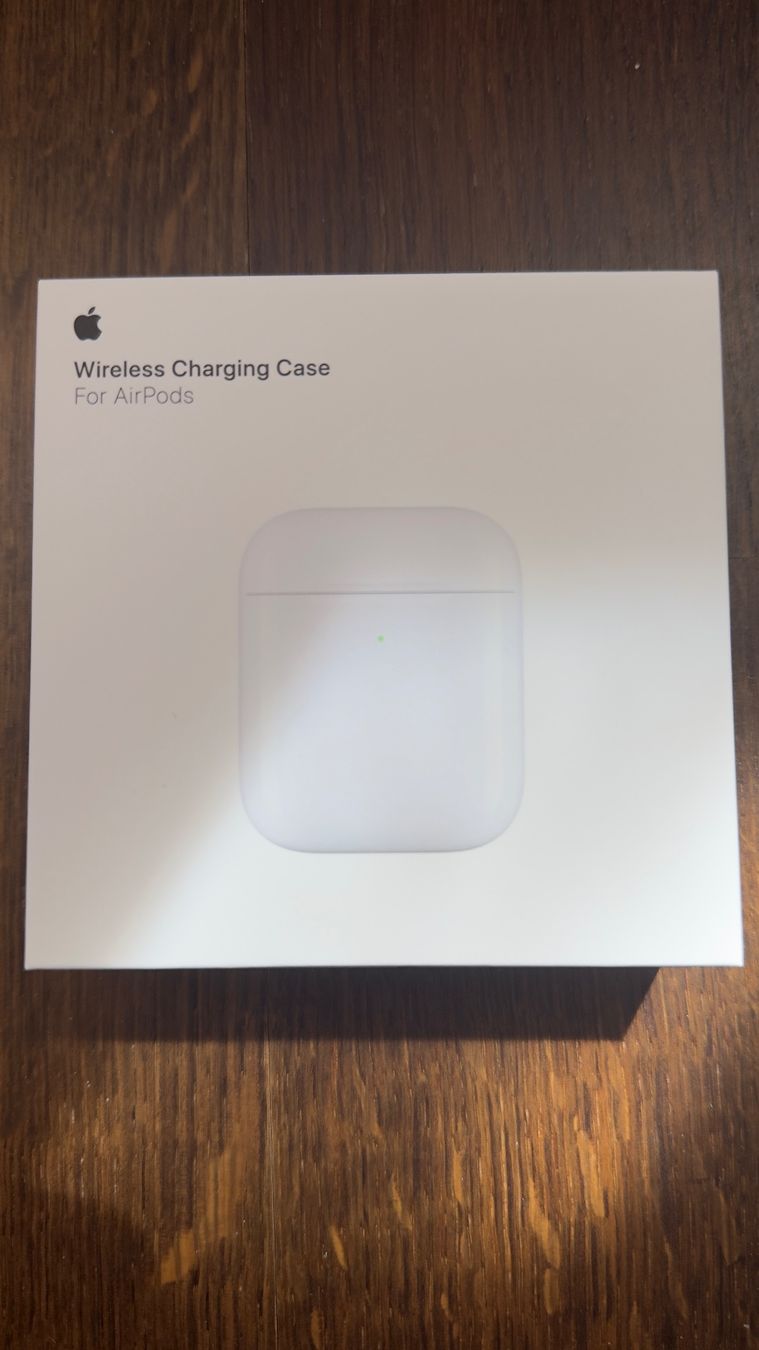 Apple Caricabatterie: Original Apple AirPods Wireless Charging Case | Neu geöffnet – Nuovo (secondo la descrizione) da Bern venduto da n9j_ptl6 2
