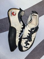 Mammut climbing shoes lace up beige black