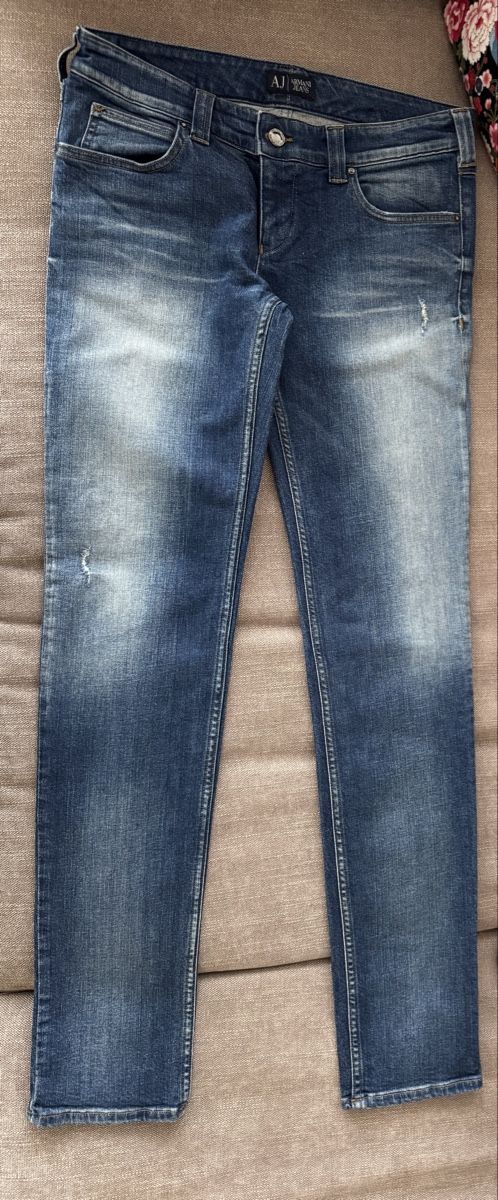 Armani Jeans: Original Armani Jeans: Classic Blue Denim, Size 29 – Nuovo (secondo la descrizione) da Wallisellen venduto da Corinne.- 4