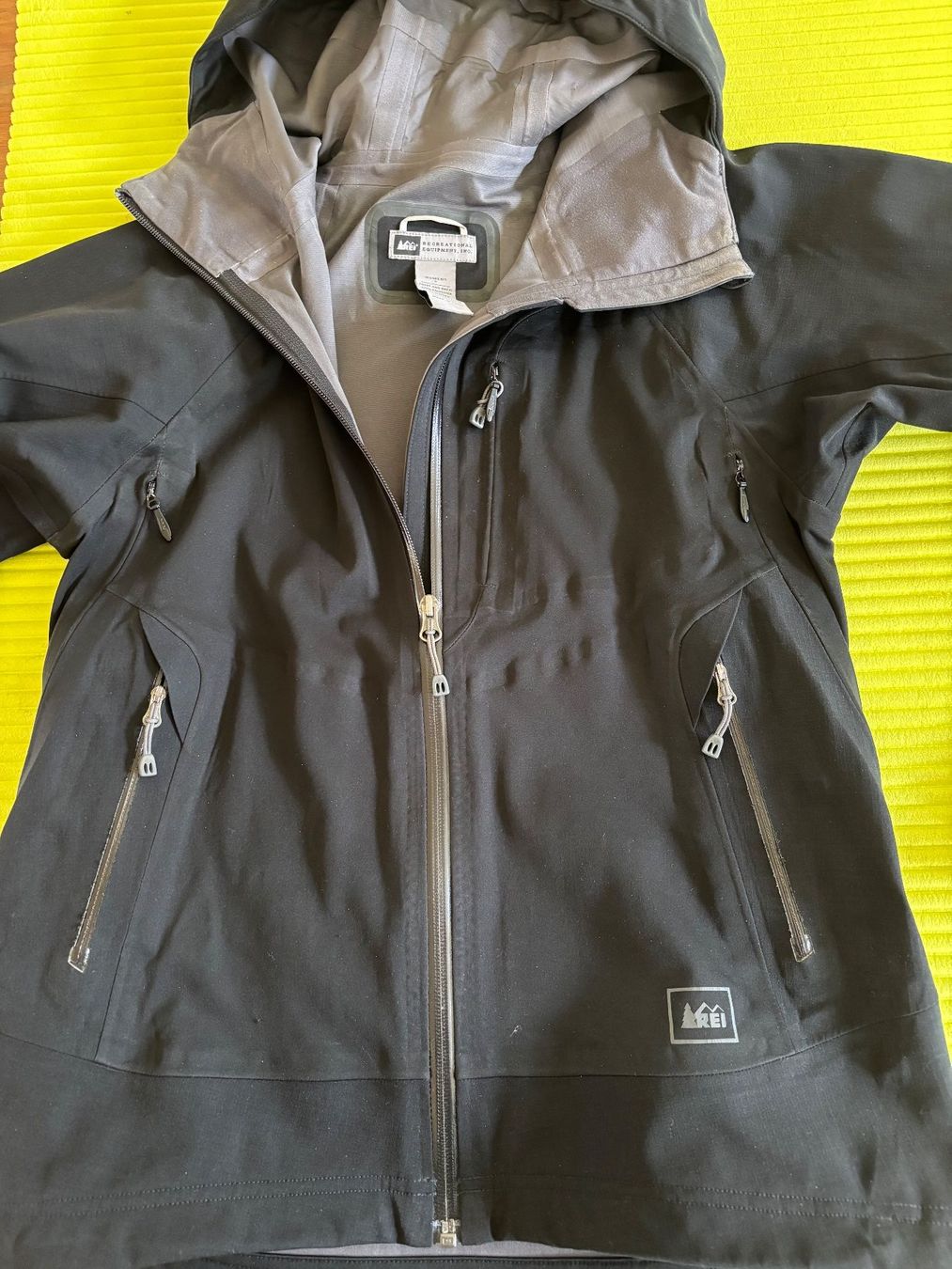 Rei Giacche: REI Softshell Regenjacke schwarz – Usato da Stallikon venduto da Rsiri 4