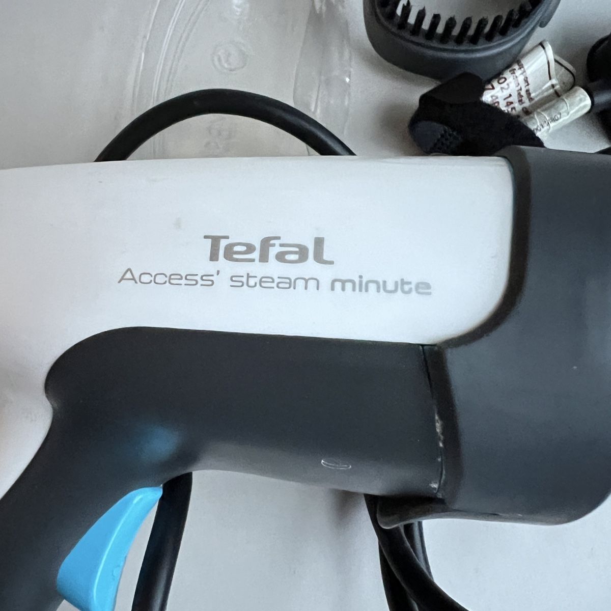 Pulitori a vapore: Tefal Access' Steam Minute Handheld Garment Steamer! – Usato da Genève venduto da Kookiek 2
