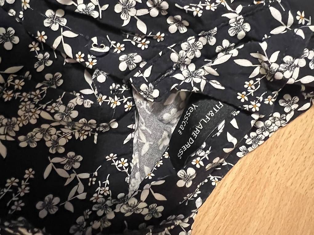 Vestiti: 2 Blusenblumenkleider – Usato da Tuggen venduto da Tantas 1