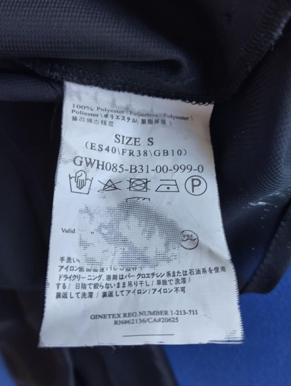 Camicette: Guess Jeans Tuxedo Bluse – Usato da Bern venduto da Izzyg 3