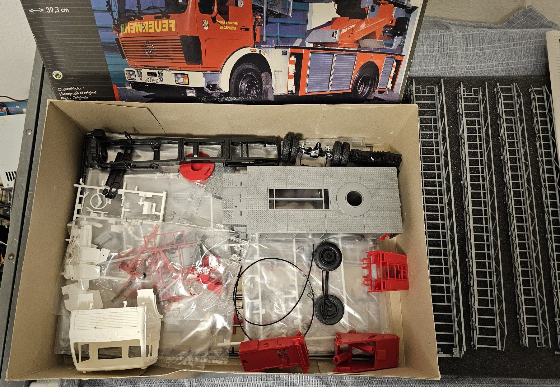 Revell Modellini d'auto: Feuerwehr  DLK 23-12 – Nuovo (secondo la descrizione) da Rotkreuz venduto da kse_kn7b 1
