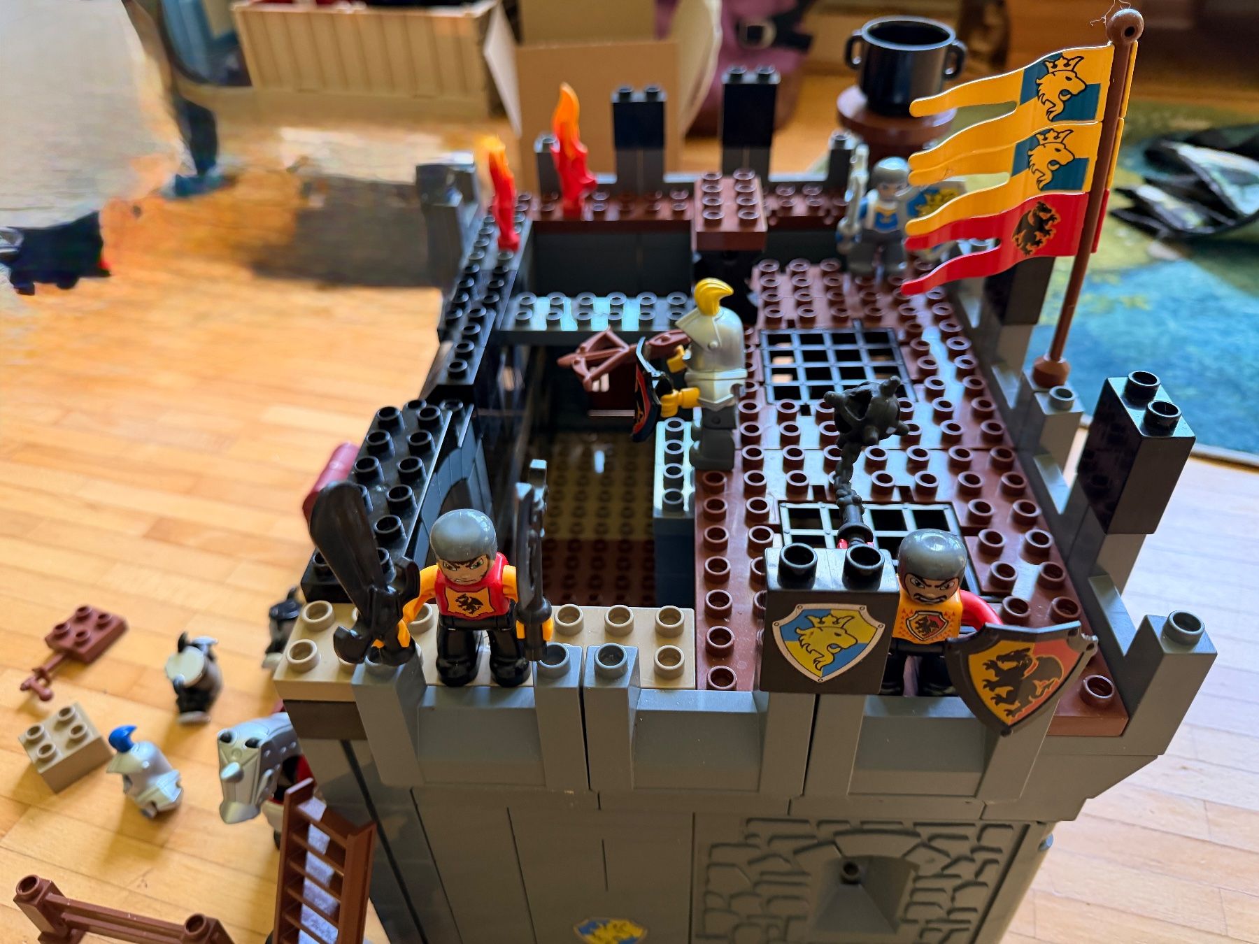 Lego Spielzeuge: Duplo Ritterburg – Gebraucht aus Rümlang von Stekamo 1