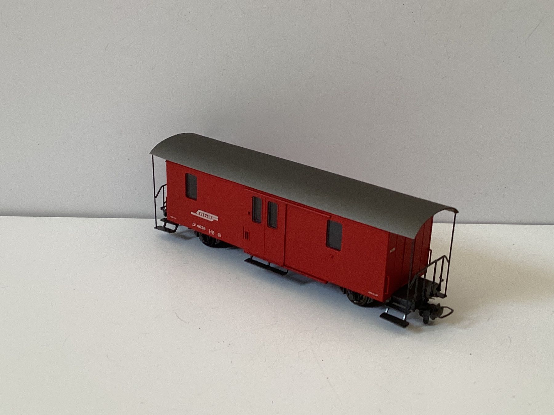 Bemo Modellini di ferrovie: Bemo Gepäckwagen D 4038 RhB 1:87 H0m – Usato da Effretikon venduto da simtek_de 2