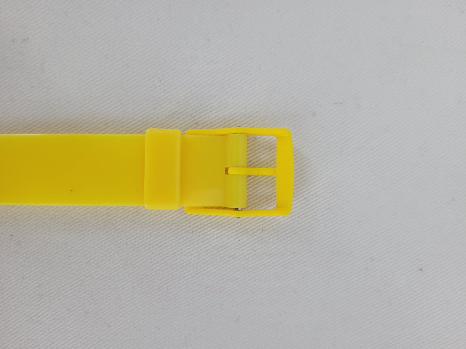 Swatch Uhren: SWATCH Montre jaune année 2009 – Gebraucht aus Lausanne von  5