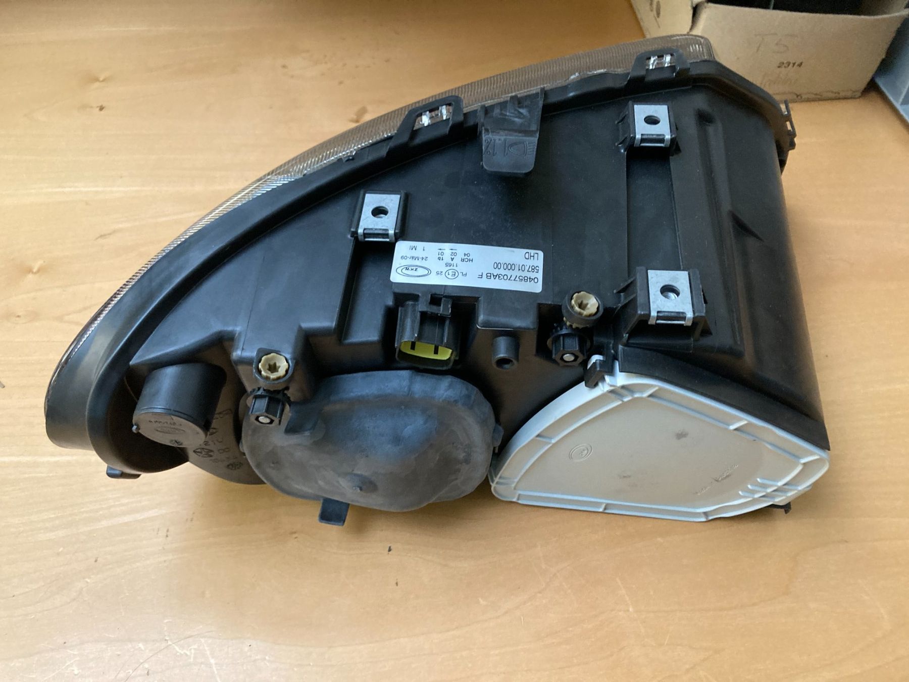 Chrysler Fari: Chrysler Voyager IV Scheinwerfer 04857703AB – Nuovo e nell'imballaggio originale da Cham venduto da WB2223 3
