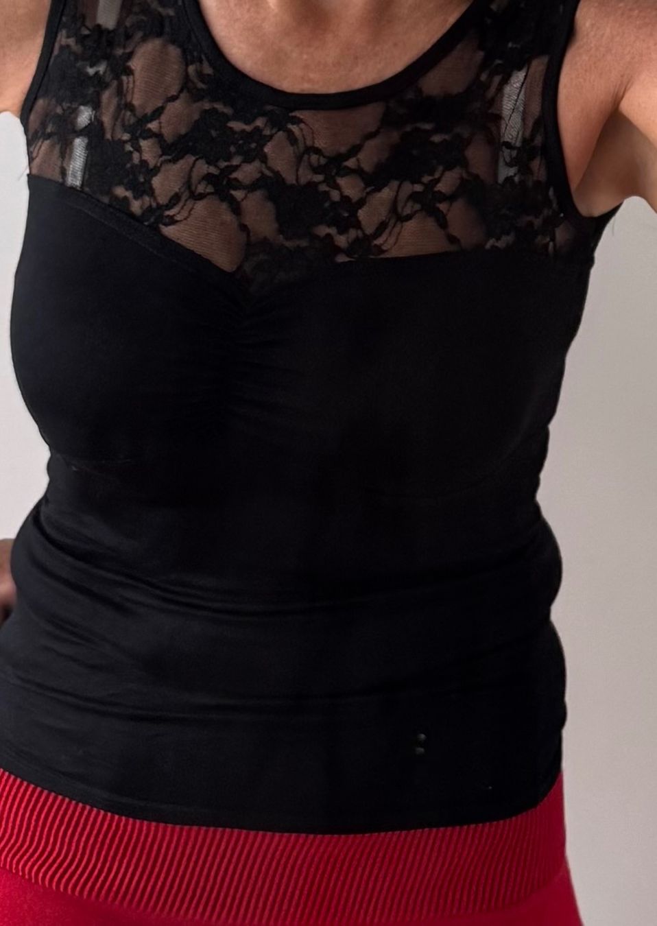 Top: Schwarzes Damen-Tank-Top 2 stück – Nuovo (secondo la descrizione) da Adliswil venduto da Jessik0 1