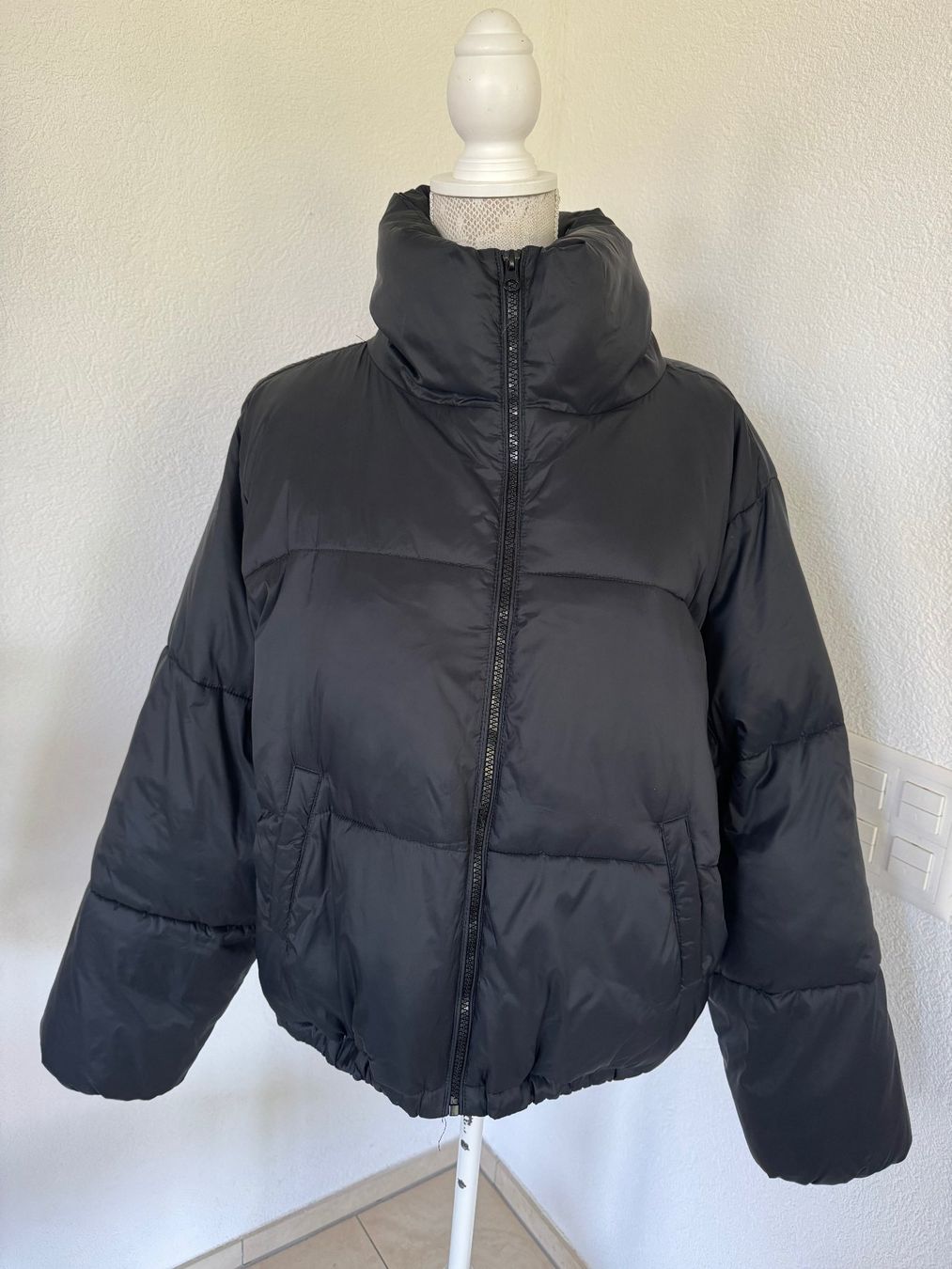 Guess Giacche: Guess Damen Jacke Gr XL – Usato da Kirchdorf AG venduto da coco123