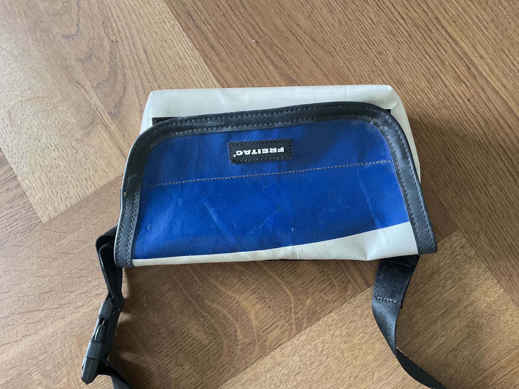 Freitag Borse: Freitag Tasche blau weiss – Usato da Basel venduto da cme03 3