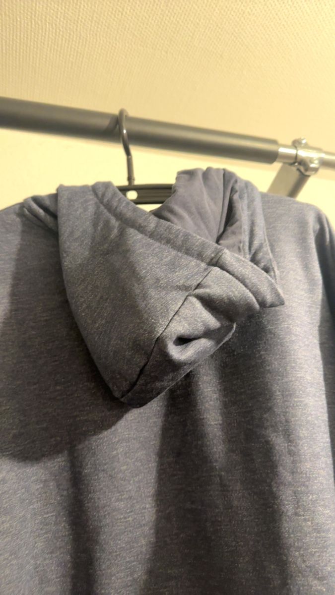Ellesse Maglioni & Felpe: Ellesse Hoodie dunkelblau – Nuovo (secondo la descrizione) da Oftringen venduto da tola19 2