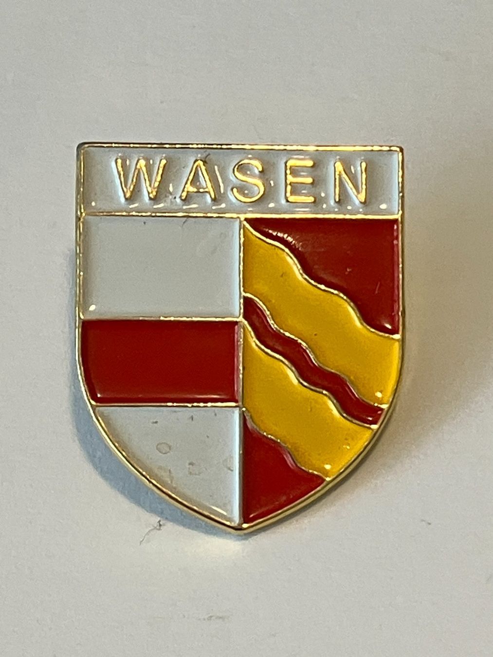 Placchette & Badge: 1 Pin Wasen – Usato da Basel venduto da djwwpp