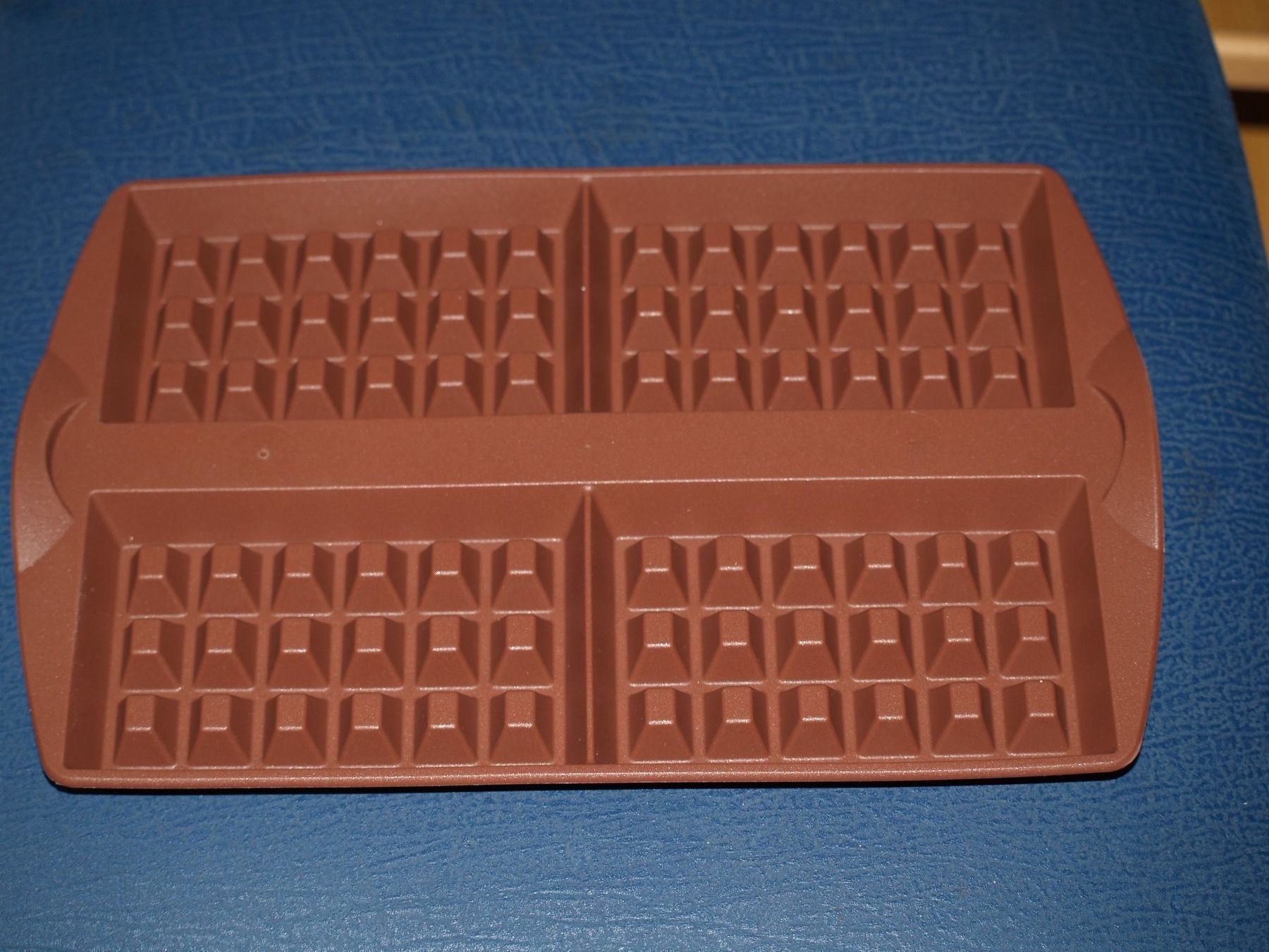 Tupperware Teglie da forno: Silikon Waffelform – Nuovo e nell'imballaggio originale da Hasle b. Burgdorf venduto da buddle32 1