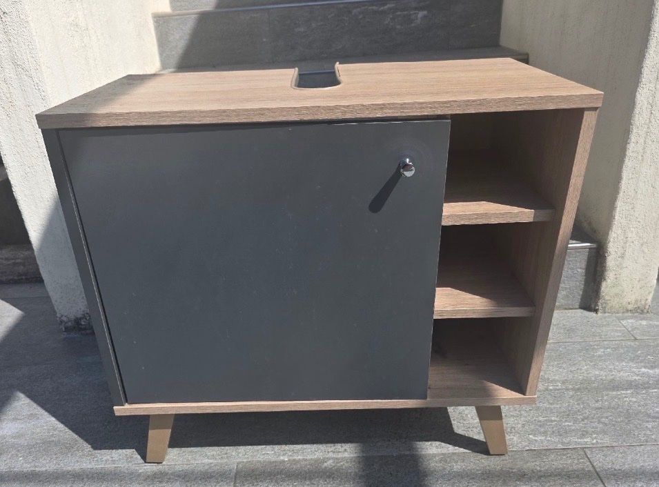 Mobili per bagno: Badezimmerunterschrank – Usato da Flawil venduto da Marcel160175