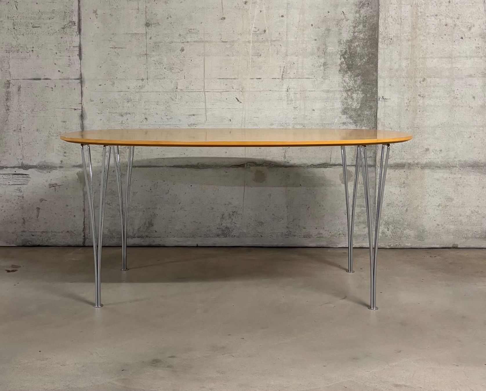 Fritz Hansen Tavoli: tisch superellipse . p hein I b mathsson . fritz hansen – Usato da Basel venduto da Rmo4000 2