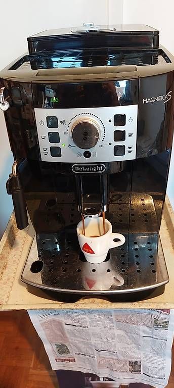De'Longhi Macchine per caffè & Macchine per espresso: Splendide machine à café delonghi ecam 22.140.B de 2022 . – Usato da Rolle venduto da mro_5nyk 2