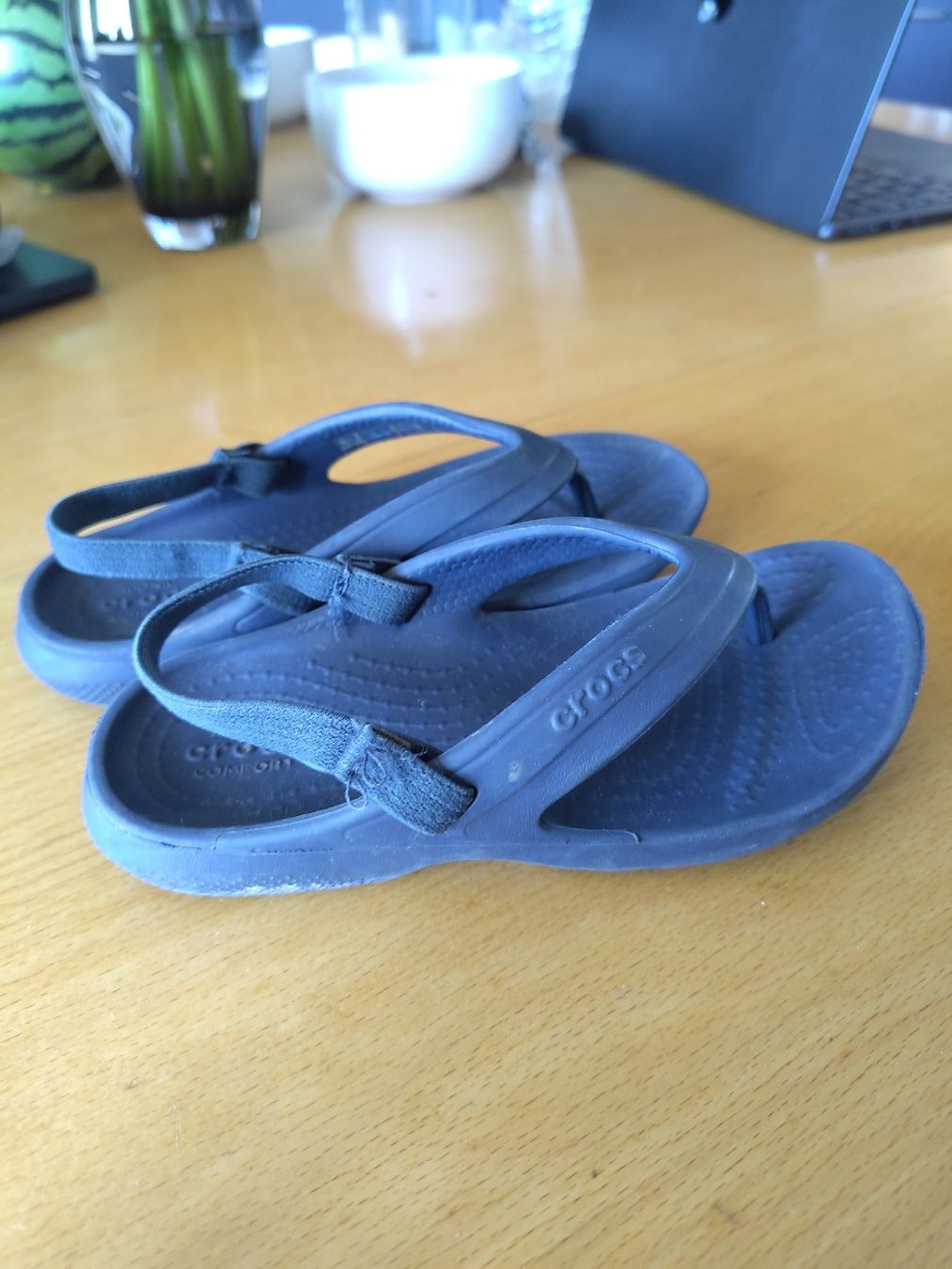 Scarpe per ragazzi: Crocs Sandalen Grösse C9, 25-26 – Usato da Zürich venduto da wpo_f2qh