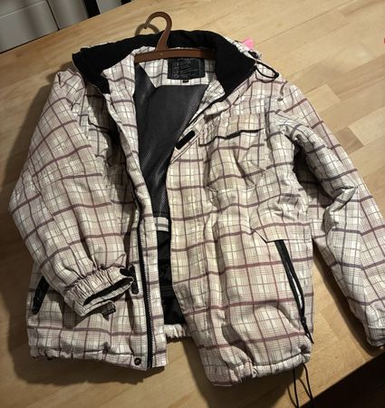 Winterjacke Grösse 152