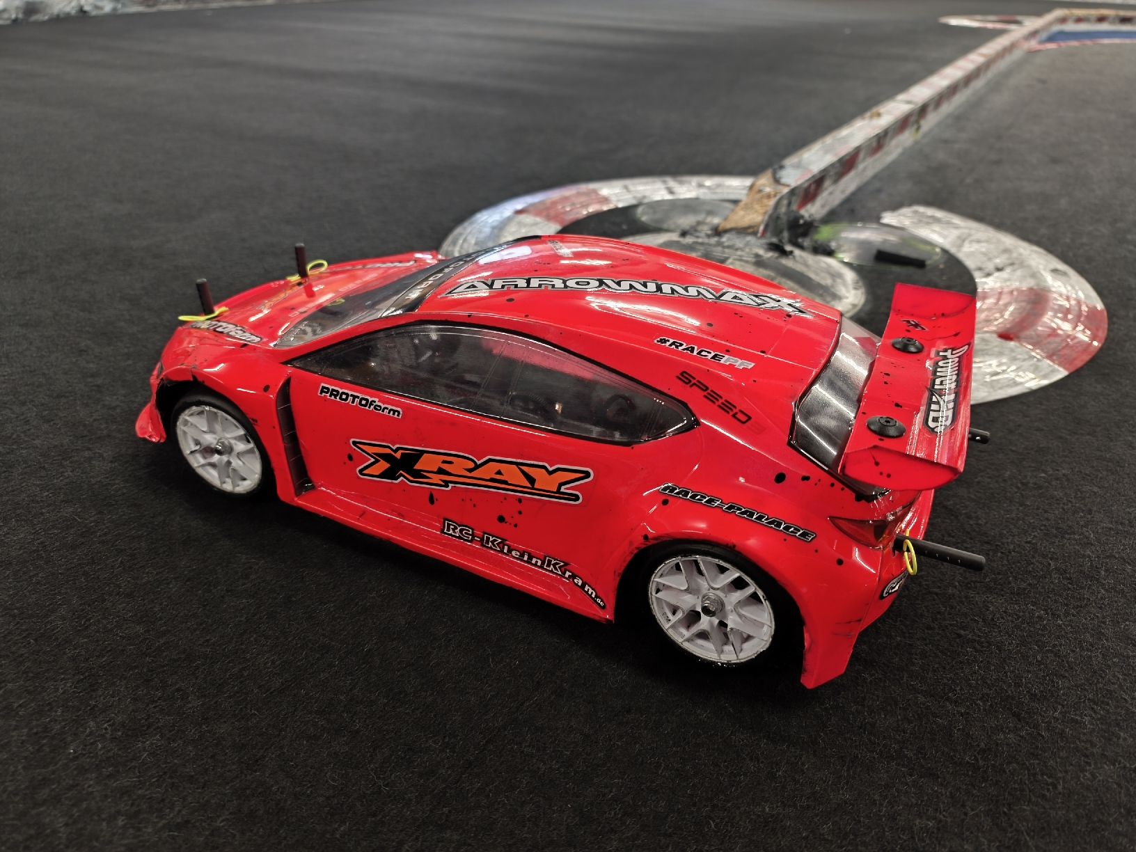 XRay RC Kits de montage: XRAY T4F 2021 Carbon  – D'occasion à Schweizersholz par Toni2000
