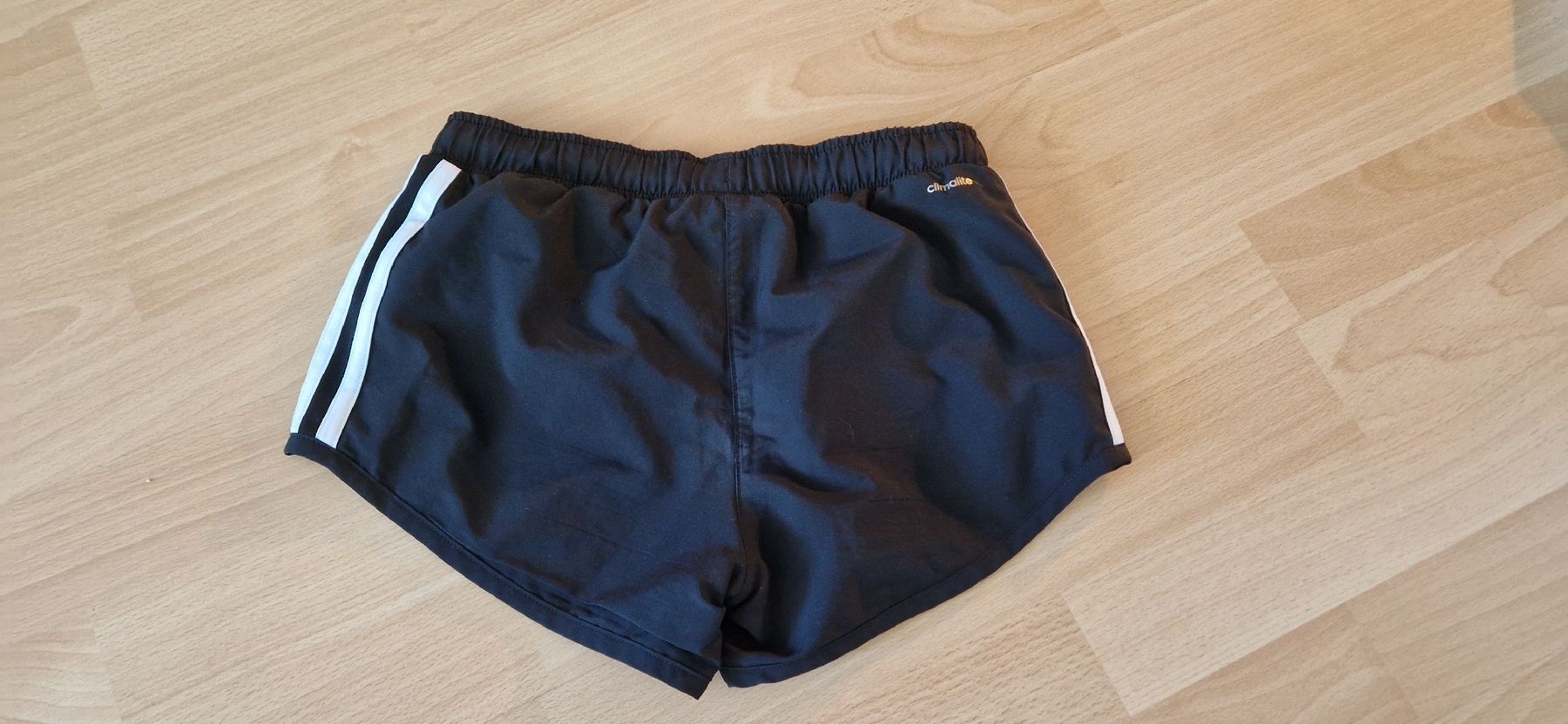 Adidas Pantaloni: Schwarze Adidas Shorts, Gr. 140  – Nuovo (secondo la descrizione) da Rüfenacht BE venduto da Loeti1992 3
