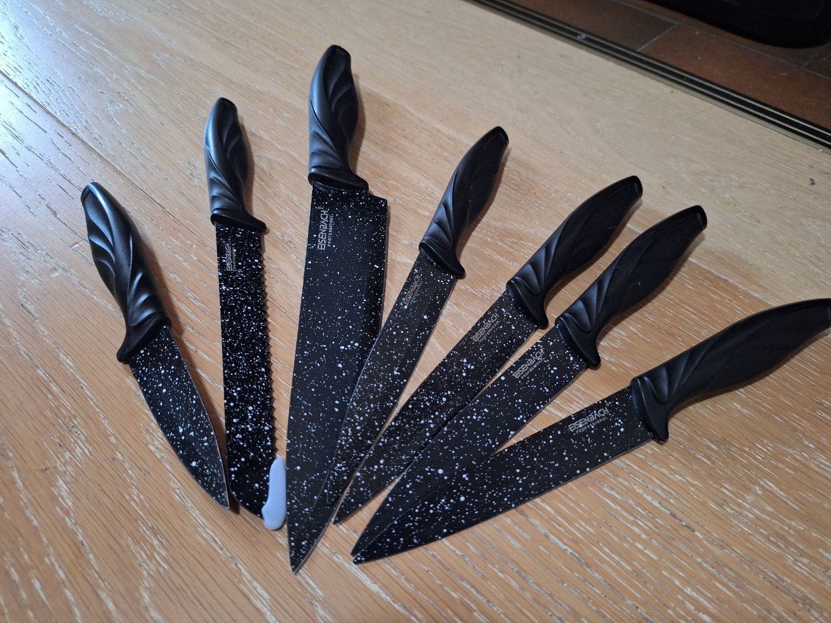 Coltelli da cucina: Ensemble de 7 couteaux de cuisine Eisenbach noir moucheté – Usato da Tannay venduto da v1n1p00h