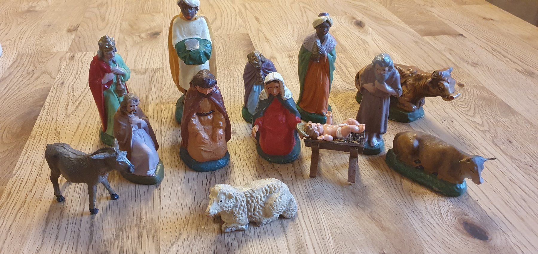Statuette: Alte Krippenfiguren – Usato da Flawil venduto da Naphtali