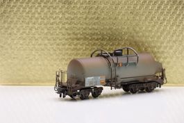 Ferro Suisse RhB Brennstoff-Kesselwagen Uahk-v 8147, H0m