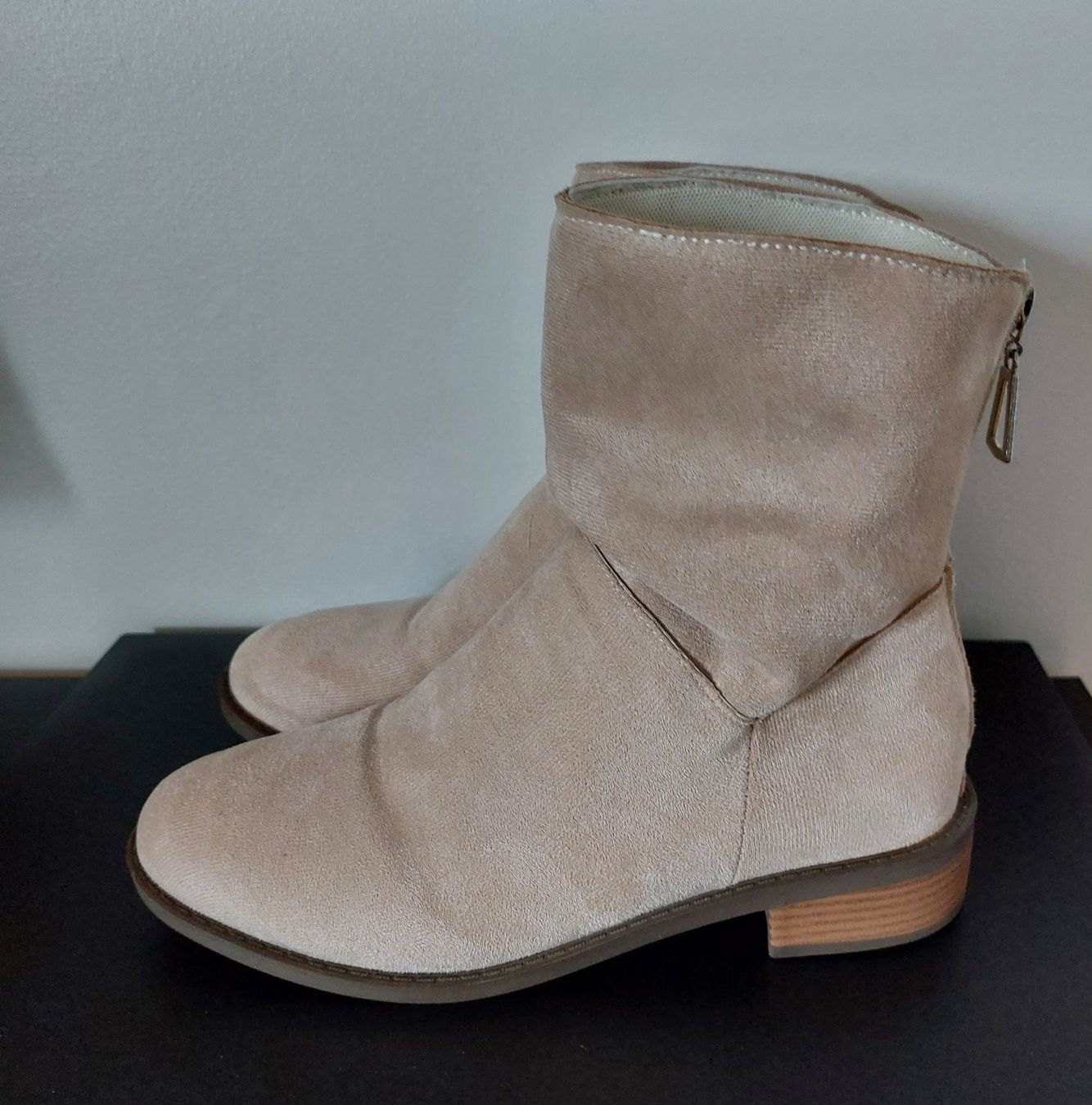 Scarpe da donna: Neue Trend Sommer Stiefelette Gr.39 – Usato da Balsthal venduto da Trendline55