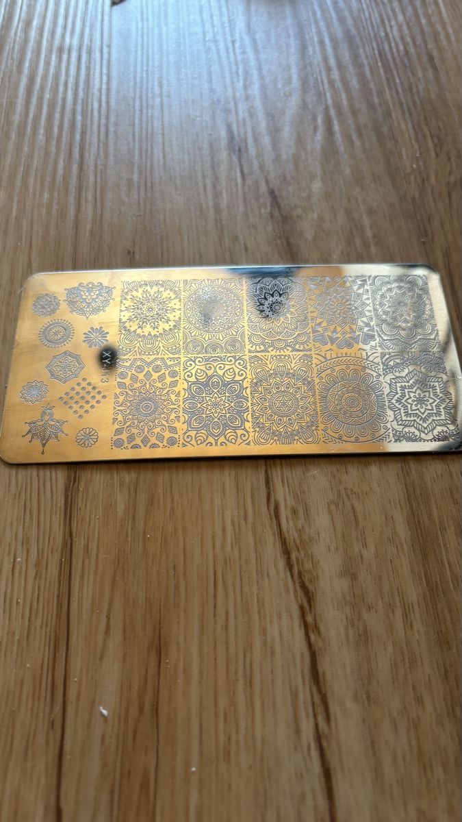 Smalto per unghie: Set: Nageldesign (Stempel und Glitzerpulver) – Usato da Roggwil BE venduto da R.. 3