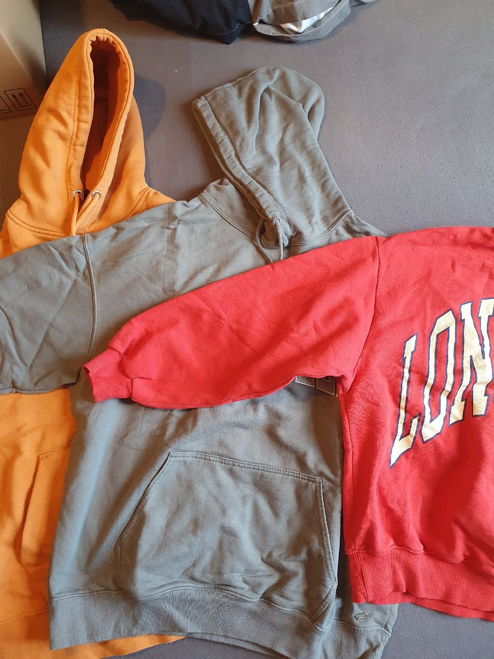 Pull&Bear Pullover & Sweatshirts: 3 Pullover von Pull & Bear Gr. M, selten getragen – Gebraucht aus Wimmis von hel_m26m