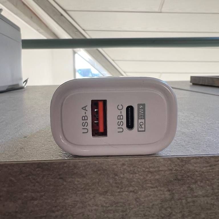 Caricabatterie: Chargeur 65W (USB-C/USB-A) – Usato da Courroux venduto da Alex.97 1