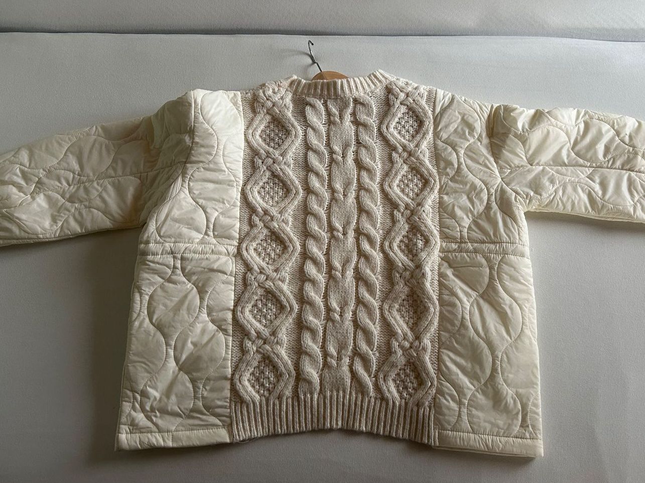 Maglioni & Felpe: ganz spezieller Winterpullover – Usato da Aeschiried venduto da Ipingu 2