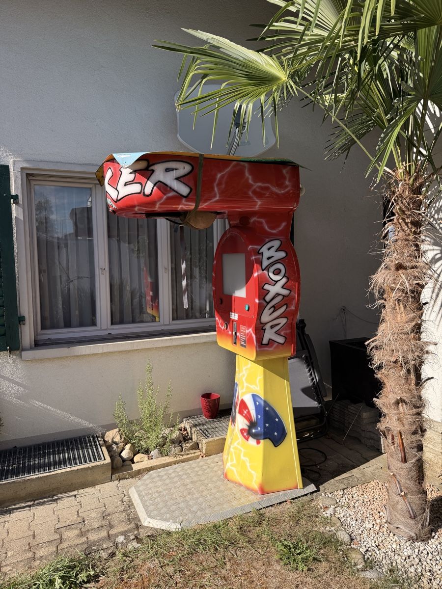 Spielautomaten: Boxautomat – Gebraucht aus Hallwil von CaptiveOriginal 1