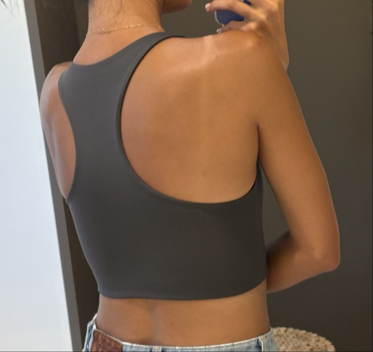 Tops: Very comfortable grey workout top  – D'occasion à La Conversion par chi_td5v 1
