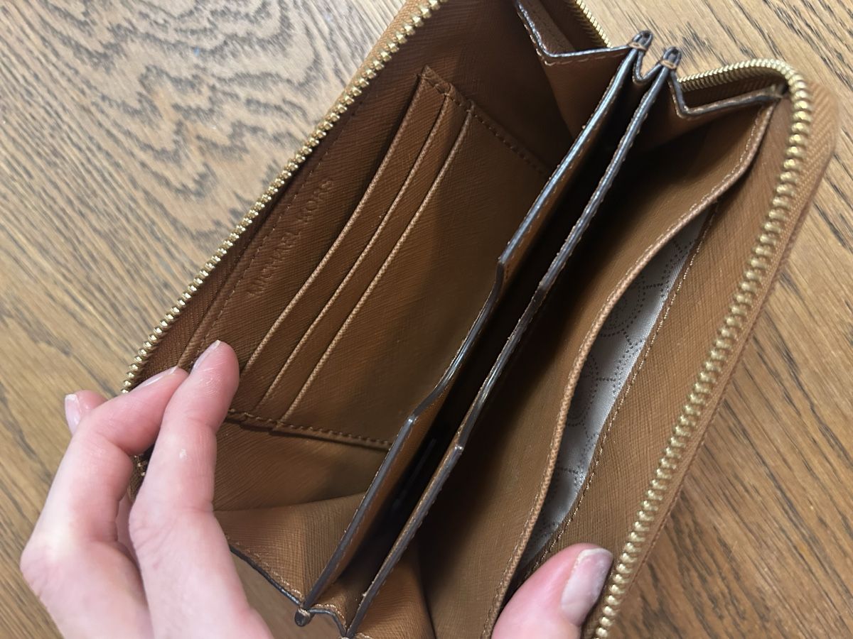 Michael Kors Portemonnaie: Michael Kors Portemonnaie, Braun – Gebraucht aus Pieterlen von cel_l2dt 3
