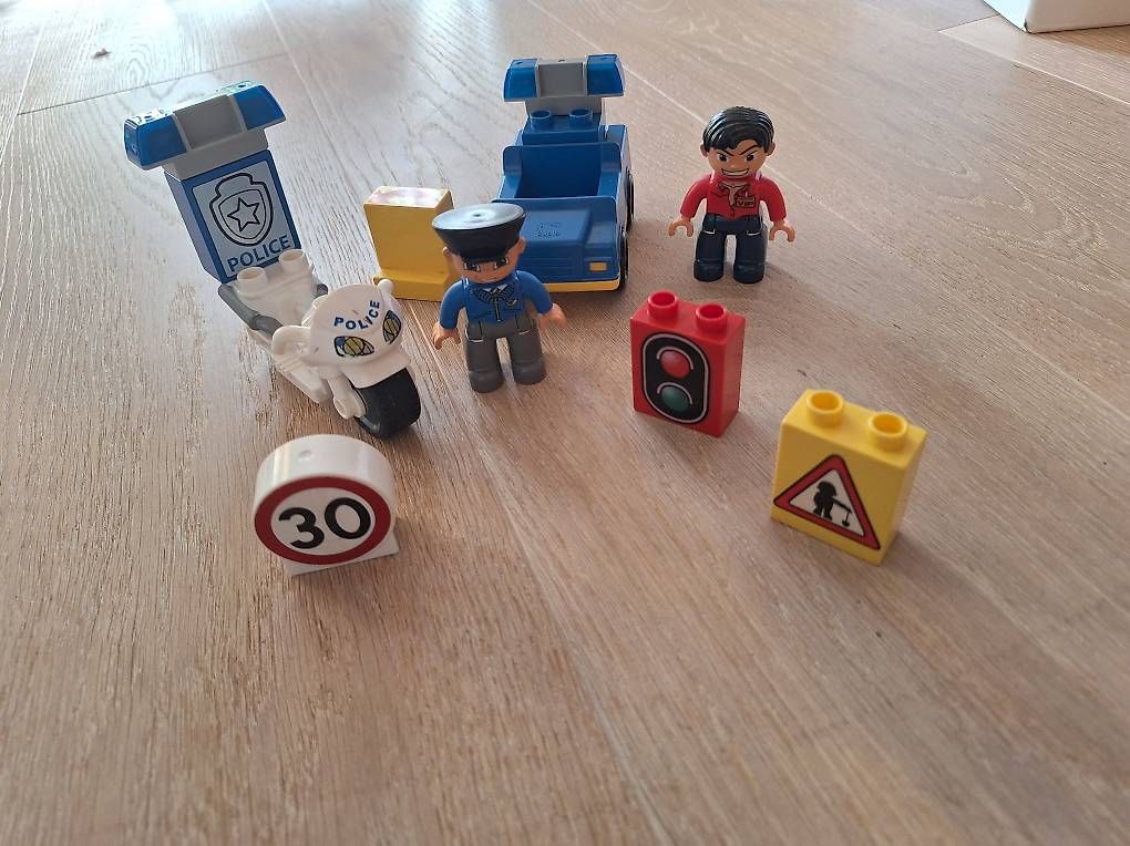 Spielzeuge: Police Duplo – Gebraucht aus Chéserex von aux_p86n 2