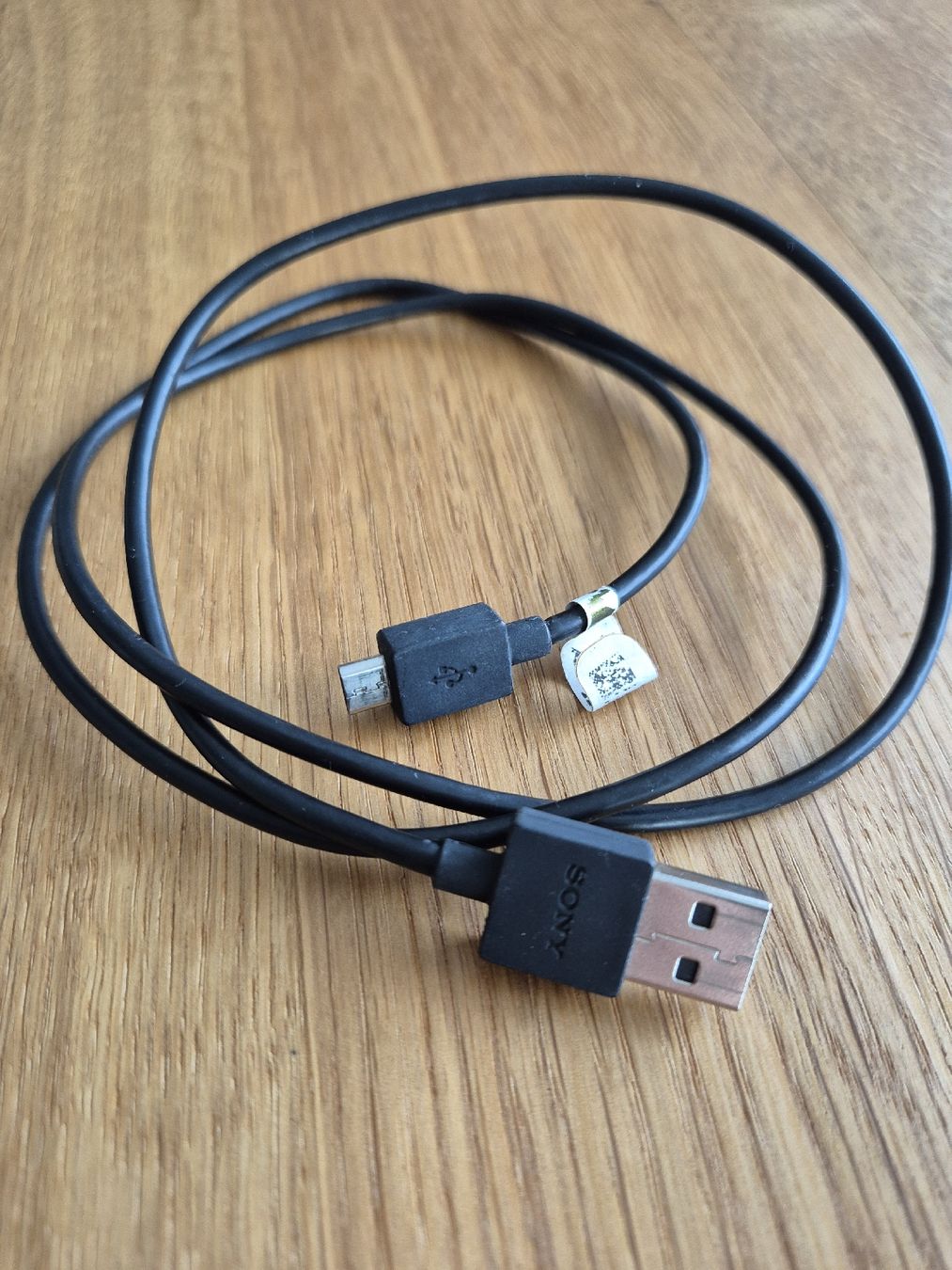 Sony Cavi: Original Sony Micro USB Kabel - Top Zustand, Schwarz, 1m – Usato da Goldach venduto da nikkaaa