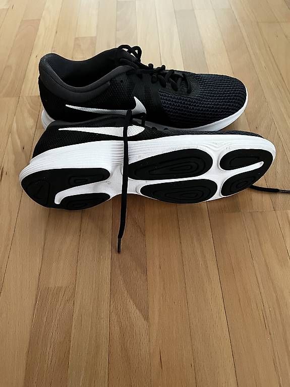 Scarpe da uomo: Nike Sportschuhe – Usato da St. Gallen venduto da Baao 1
