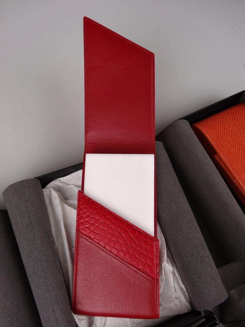 Taschen: VERTU Handy Tasche | Rot – Neu und originalverpackt aus Rüti ZH von Restwert_Rueti_ZH 1