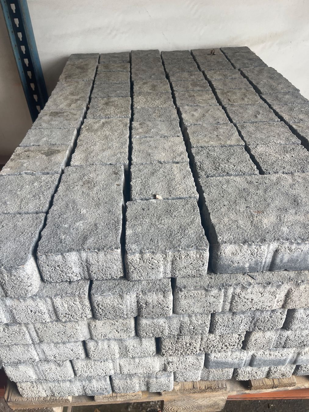 Pietre & tegole: Graue Verbundsteine, ca. 5 m2, für den Garten oder Vorplatz – Usato da Fahrweid venduto da 8952vilio 1