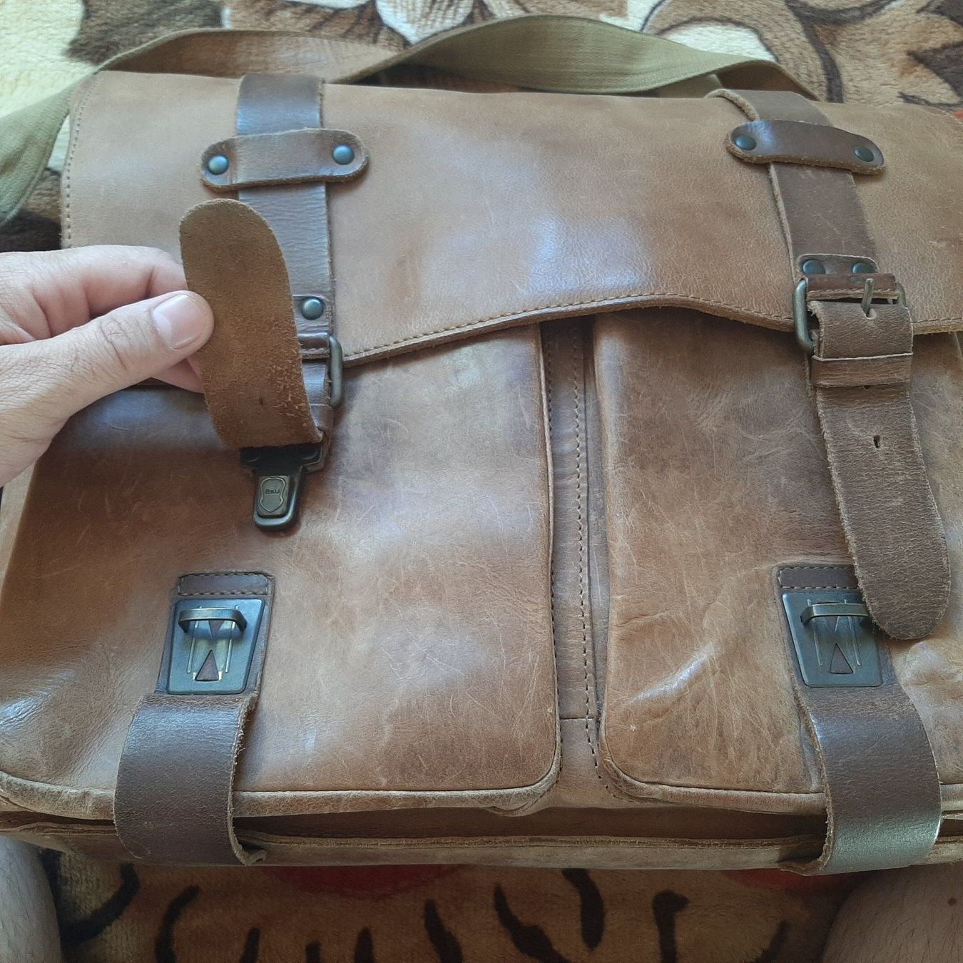 Aunts & Uncles Valises & Sacs: Aunts & Uncles Leather Bag – D'occasion à Carouge GE par cecob0909 4