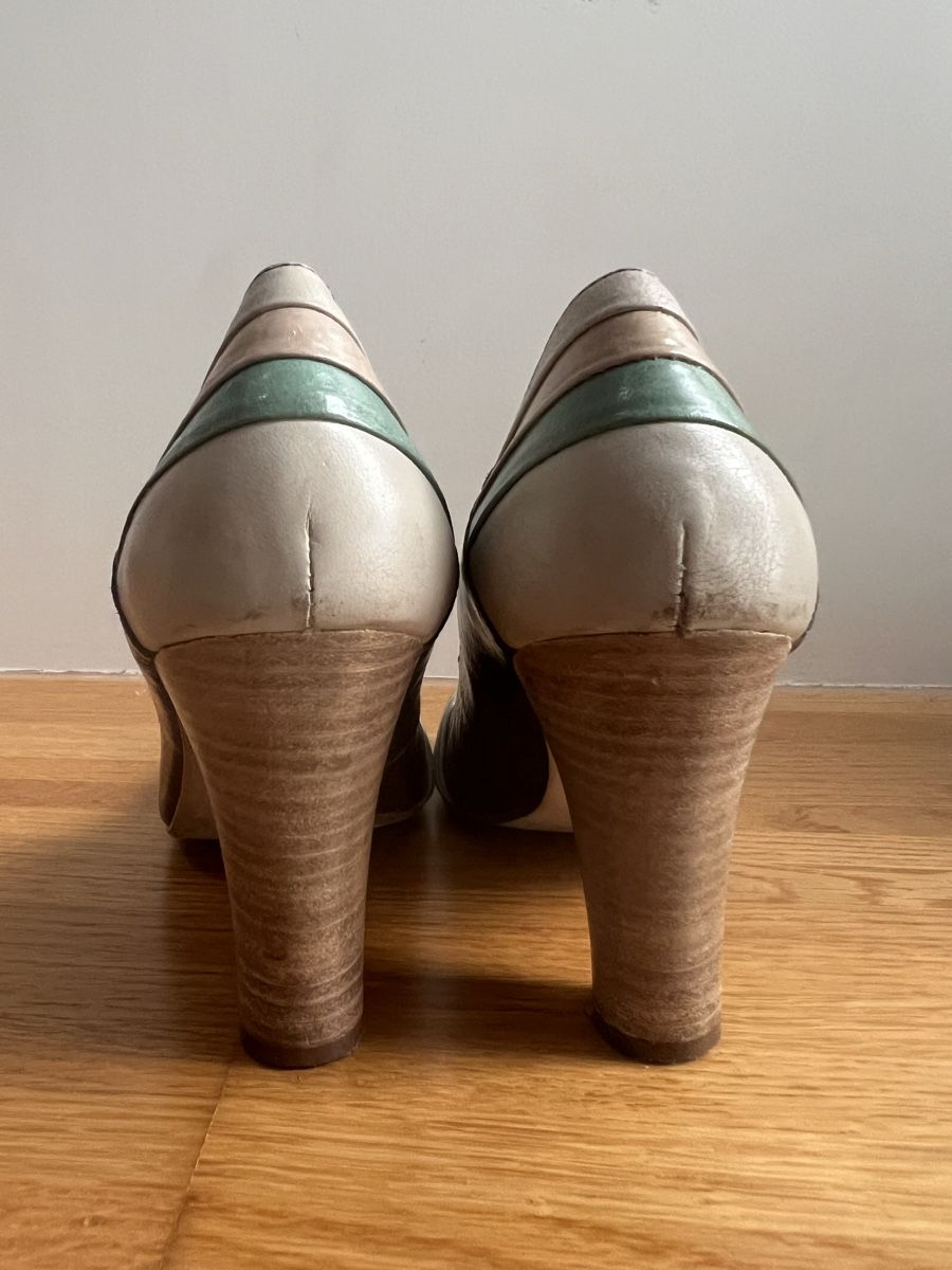Steve Madden Damenschuhe: Steve Madden Leder-High Heel US 7.5 - EU 38 – Gebraucht aus Hünenberg See von mississauga 4