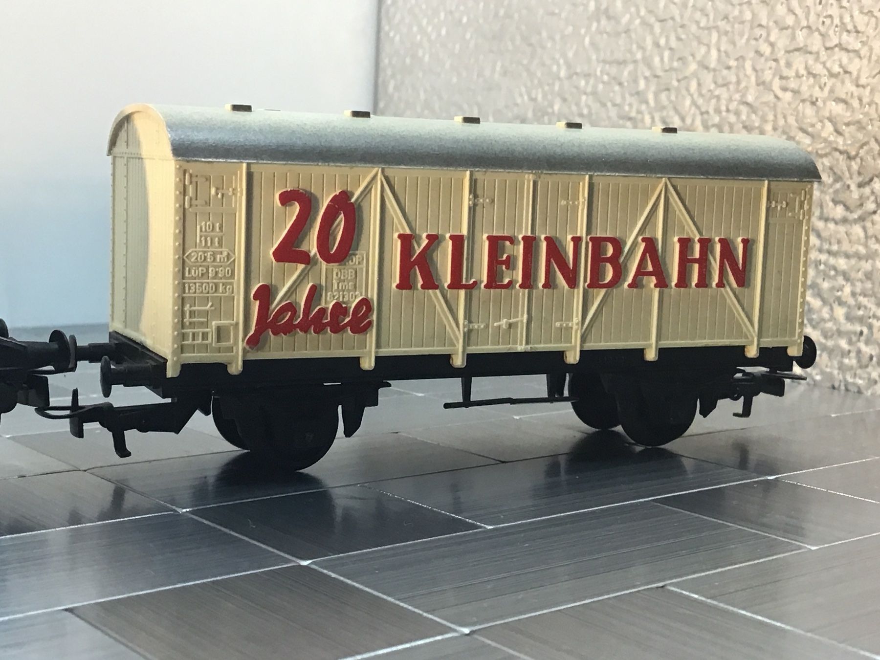 Kleinbahn Modelleisenbahnen: KLEINBAHN GÜTERWAGEN SPUR H0 – Gebraucht aus Männedorf von Spezial-Modelle 2