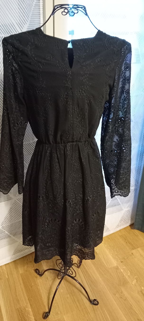 Vestiti: kleid von Mohito gr 38 – Nuovo (secondo la descrizione) da zürich venduto da janjaz 2